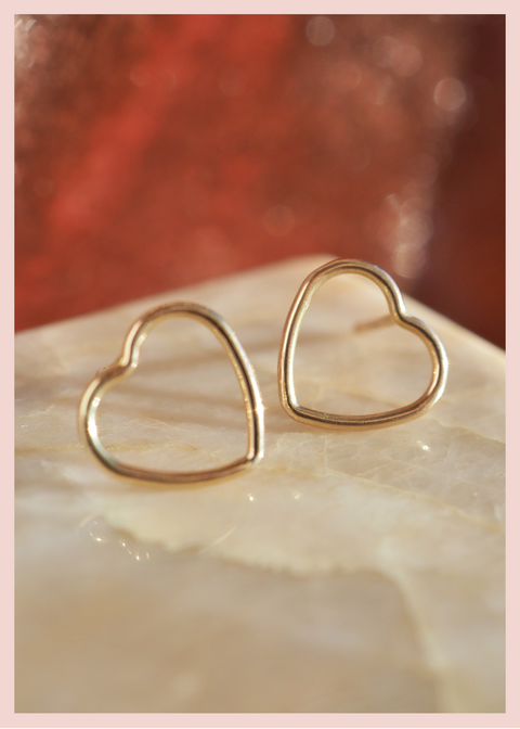 Heart Outline Stud Earrings - Gold Filled