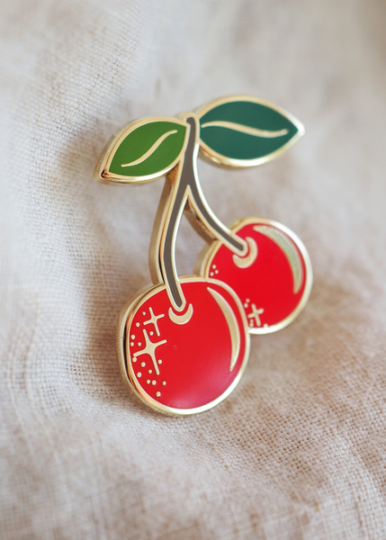 アクセサリー tanakadaisuke Red cherry brooch Cherry 🍒 - Lapel Pin - Red– LanaBetty