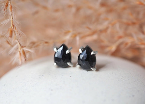 Libra Claw Stud Earrings - Silver - Earring - LanaBetty